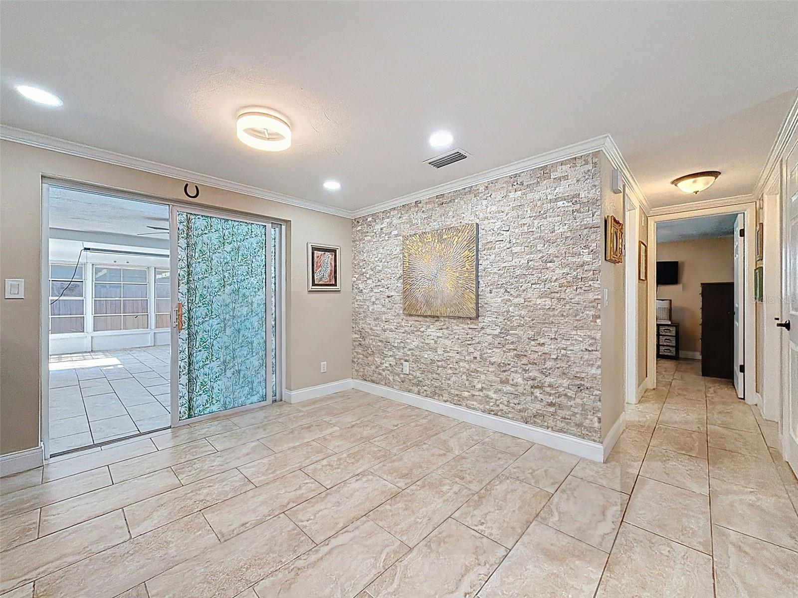 Image 7 of 53 For 3533 Madison Street