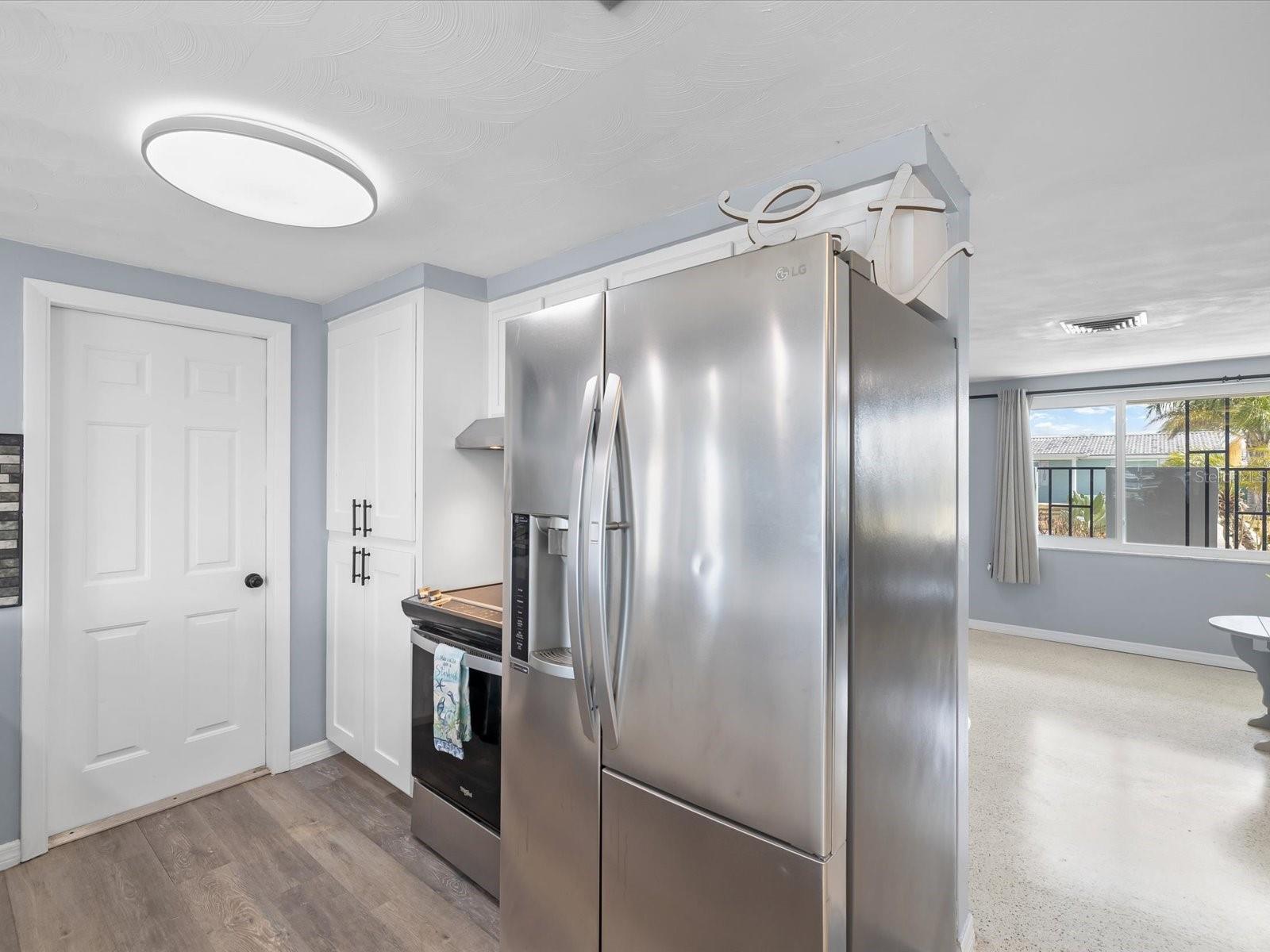 Listing photo id 9 for 12809 4th Isle