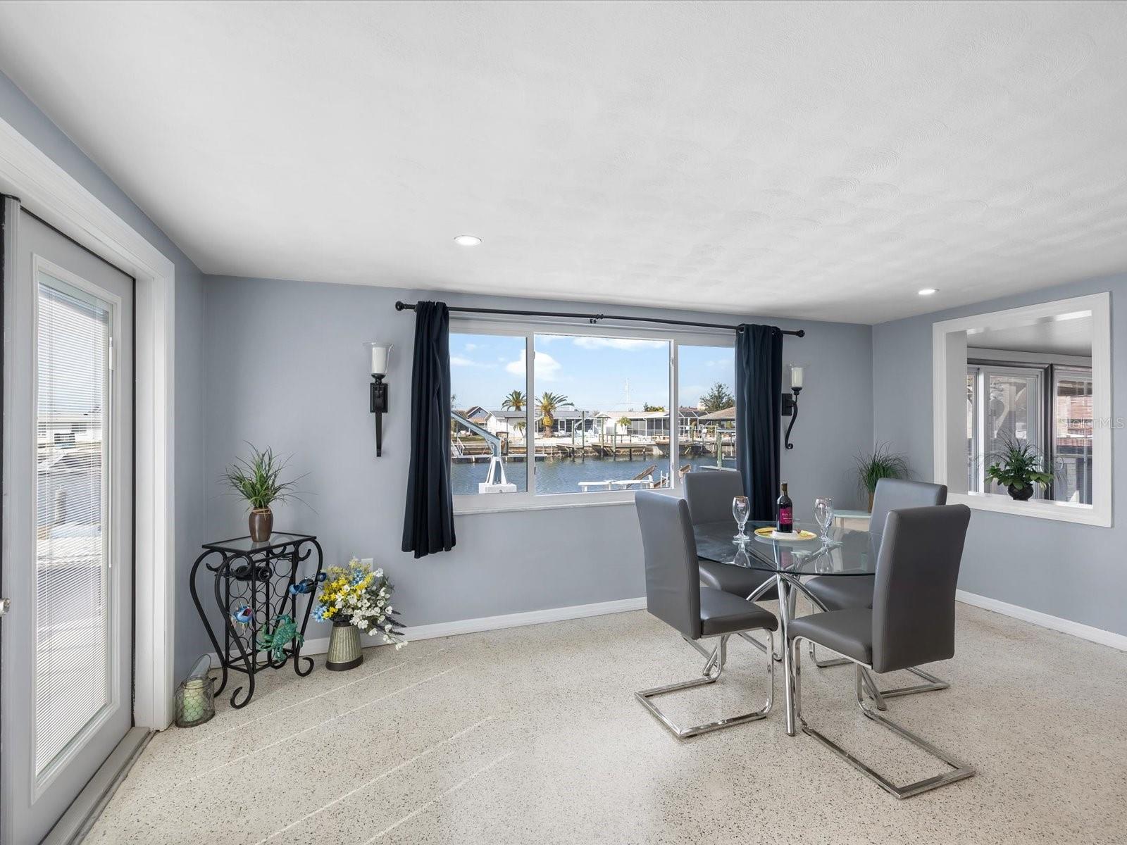 Listing photo id 10 for 12809 4th Isle