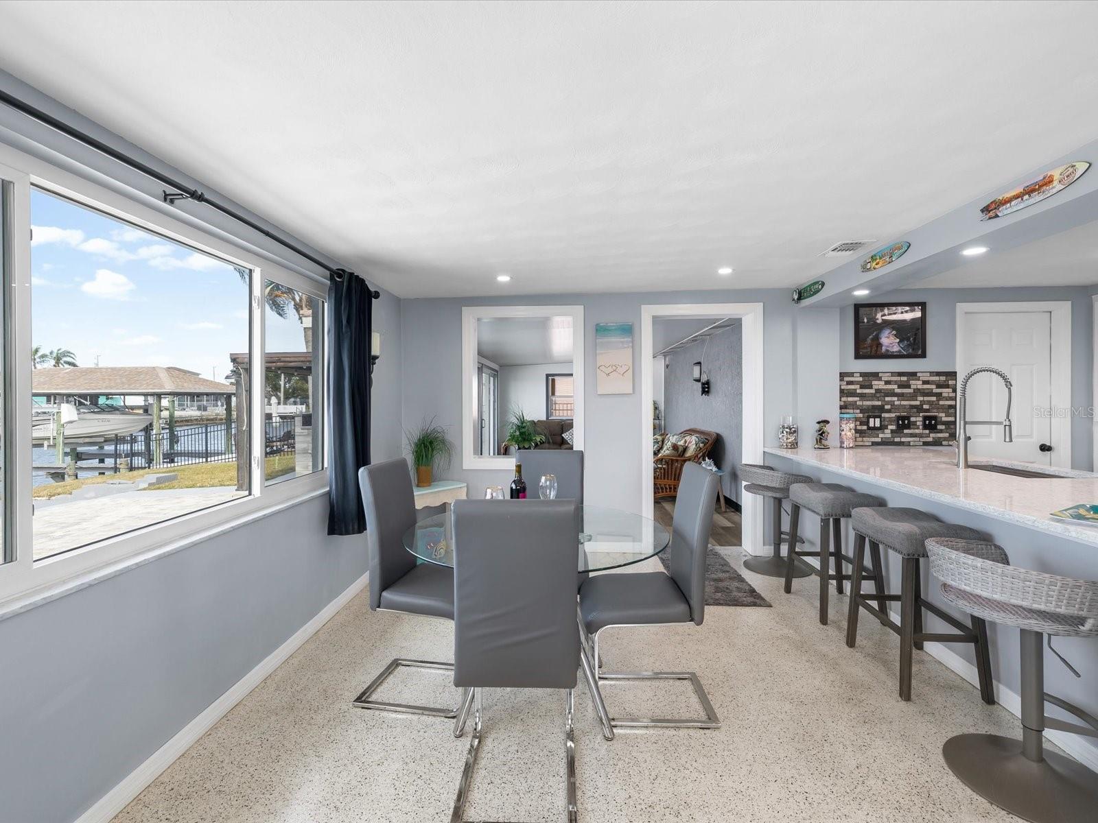 Listing photo id 13 for 12809 4th Isle