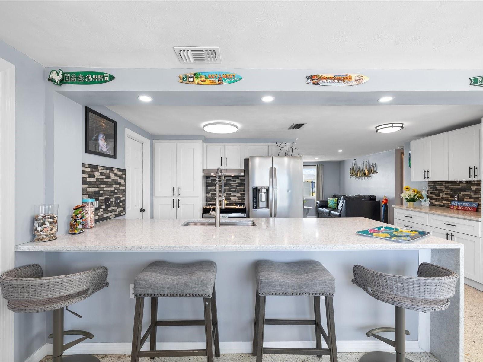 Listing photo id 14 for 12809 4th Isle