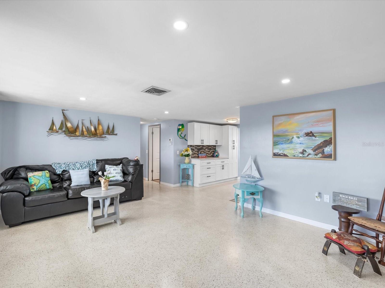 Listing photo id 15 for 12809 4th Isle