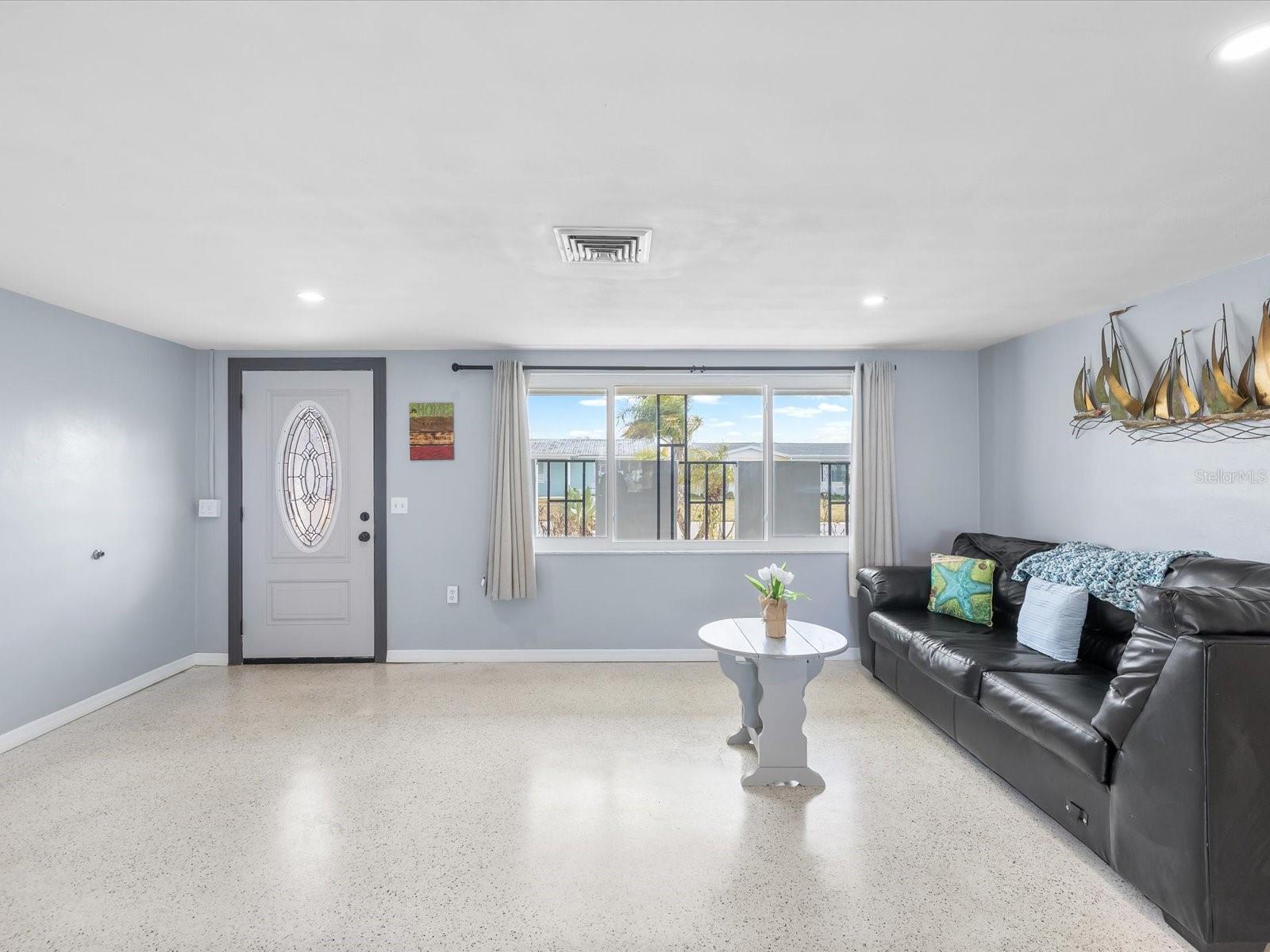 Listing photo id 16 for 12809 4th Isle