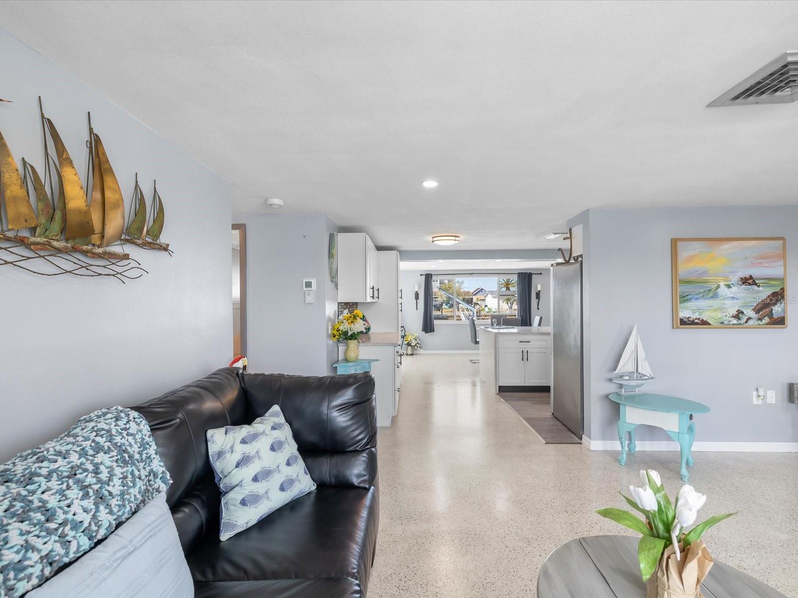 Listing photo id 17 for 12809 4th Isle