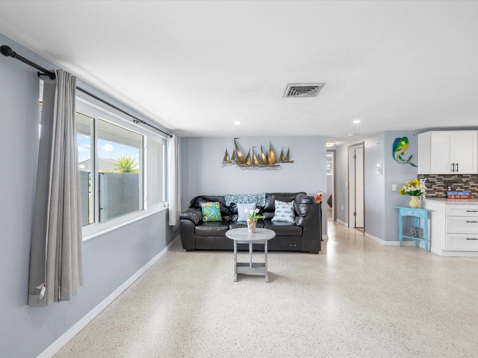 Listing photo id 18 for 12809 4th Isle