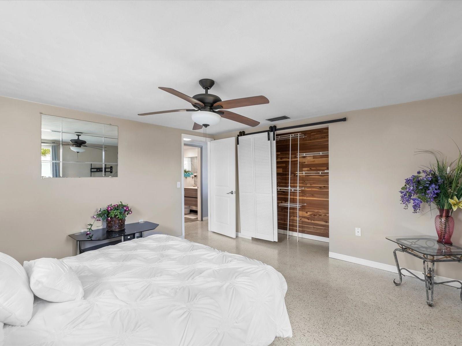 Listing photo id 24 for 12809 4th Isle