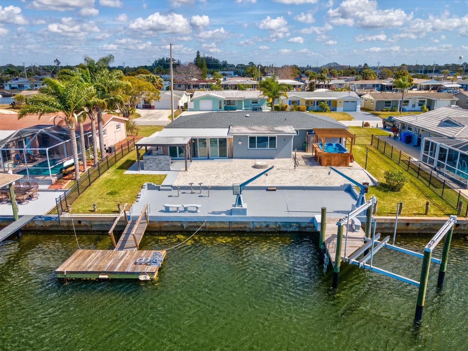 Listing photo id 32 for 12809 4th Isle