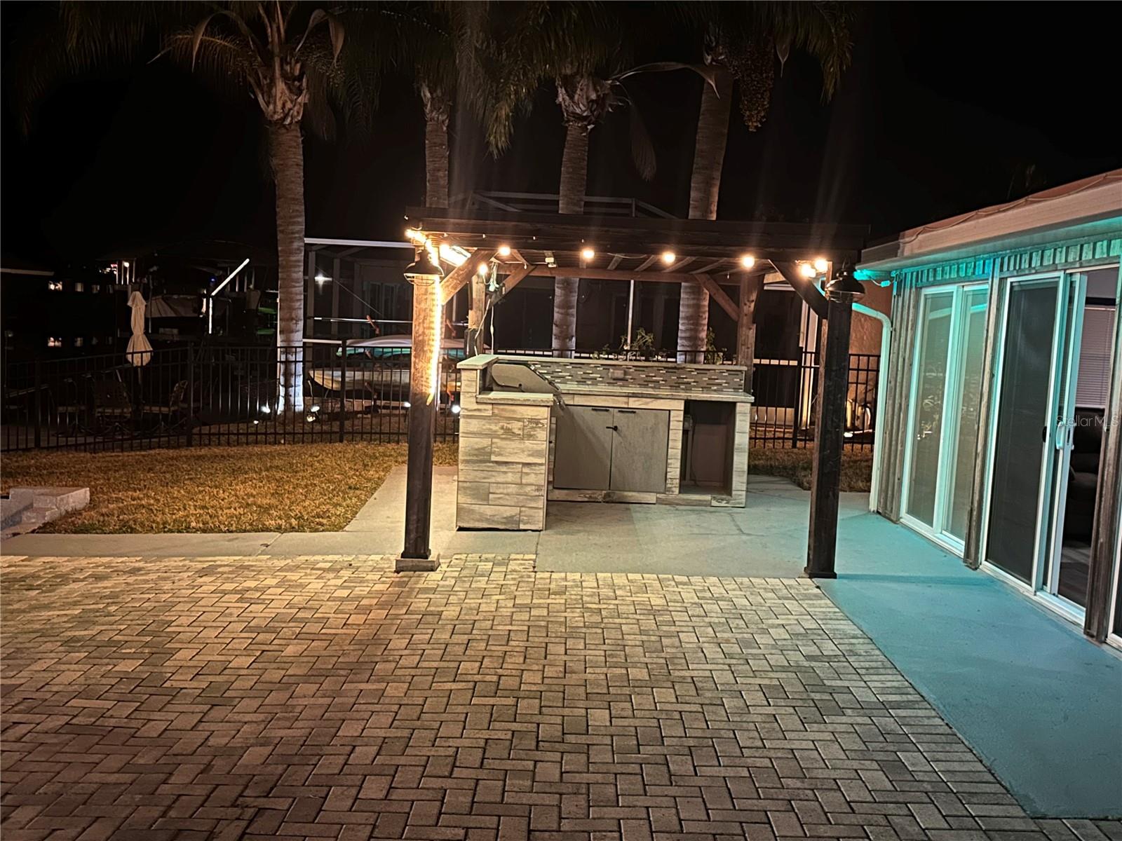 Listing photo id 63 for 12809 4th Isle