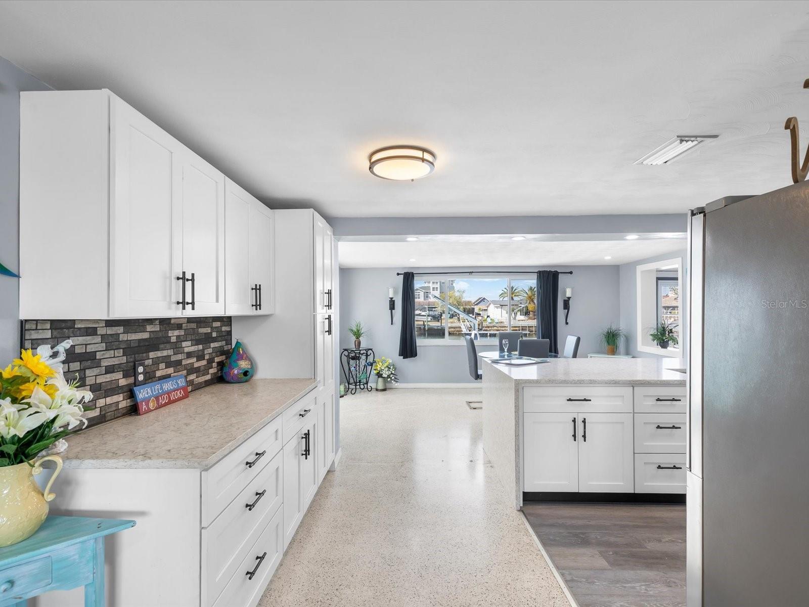 Listing photo id 6 for 12809 4th Isle