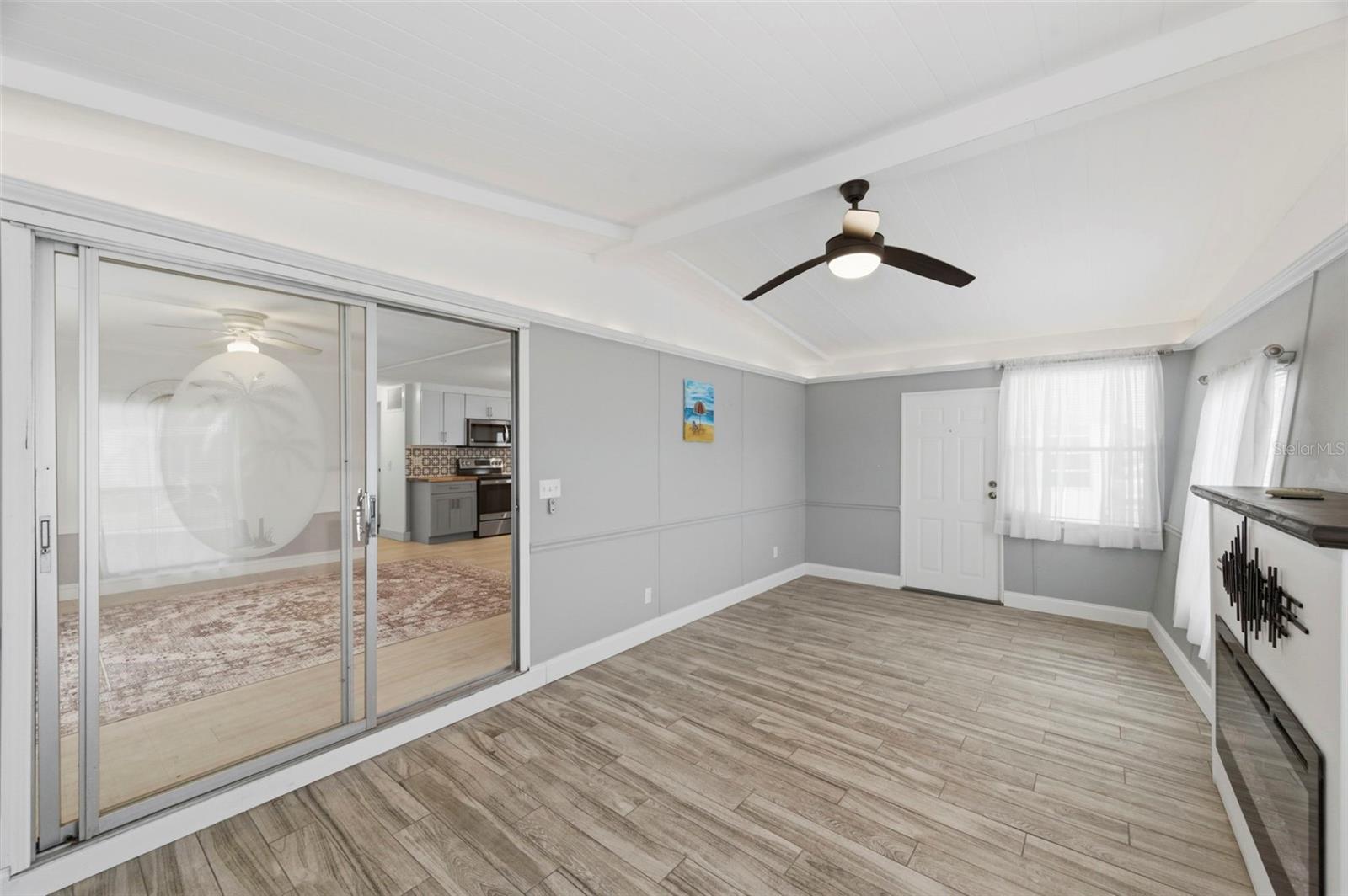 Image 7 of 65 For 10810 Freedom Drive