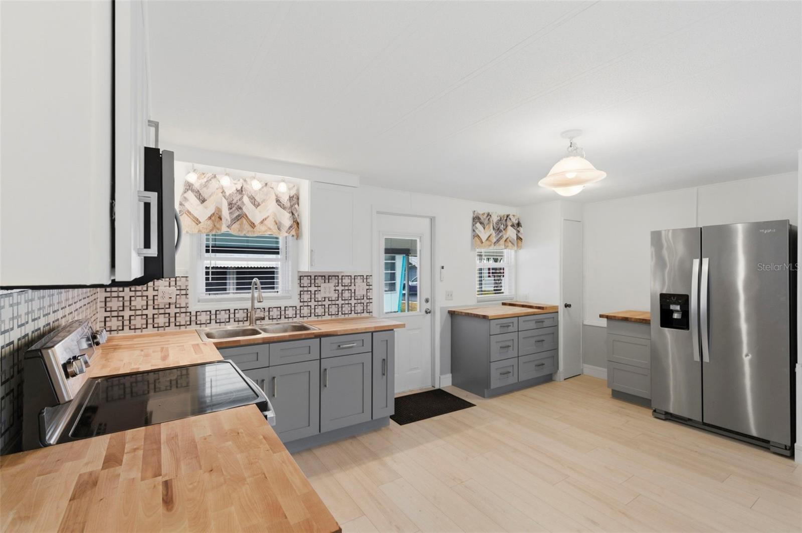 Image 9 of 65 For 10810 Freedom Drive