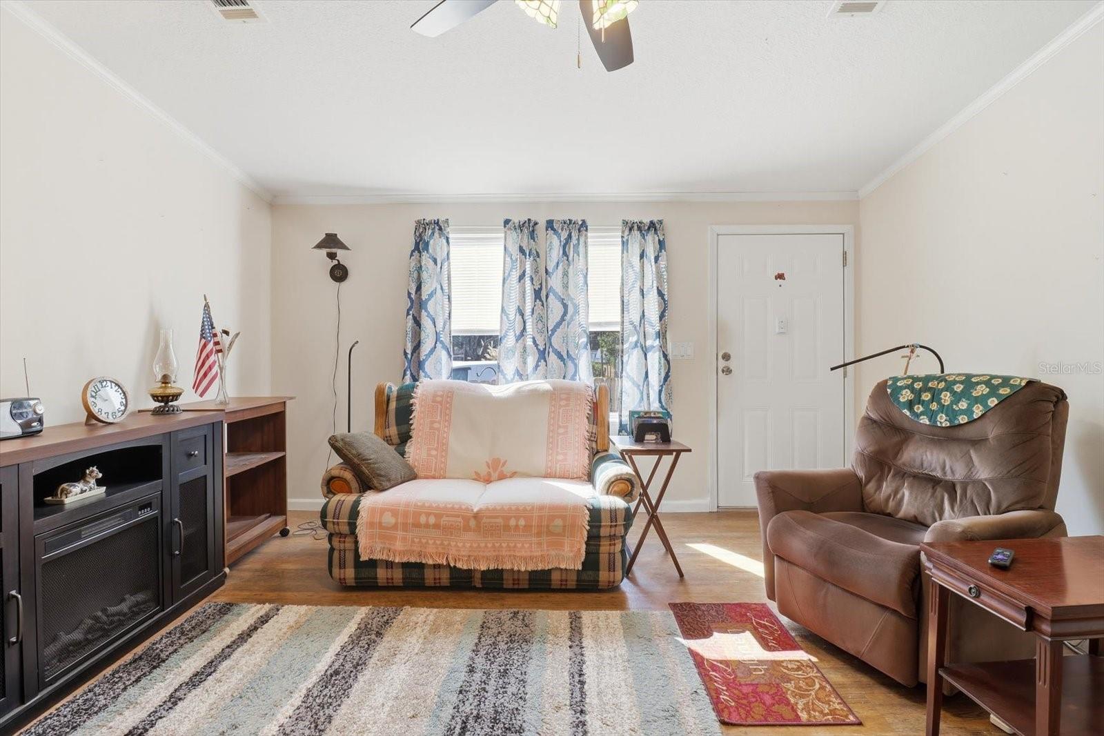 Image 7 of 45 For 4025 Bluewater Drive