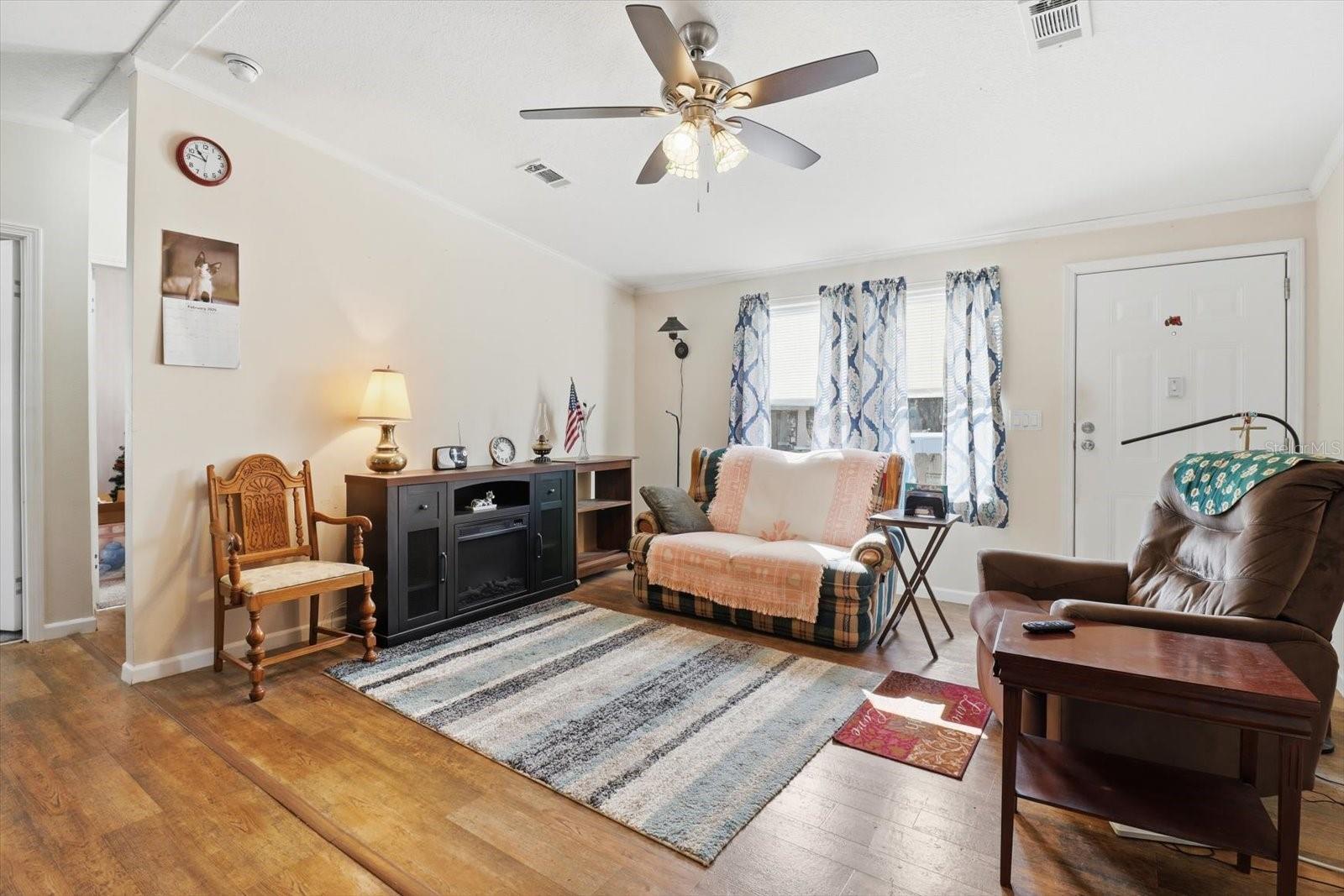 Image 8 of 45 For 4025 Bluewater Drive