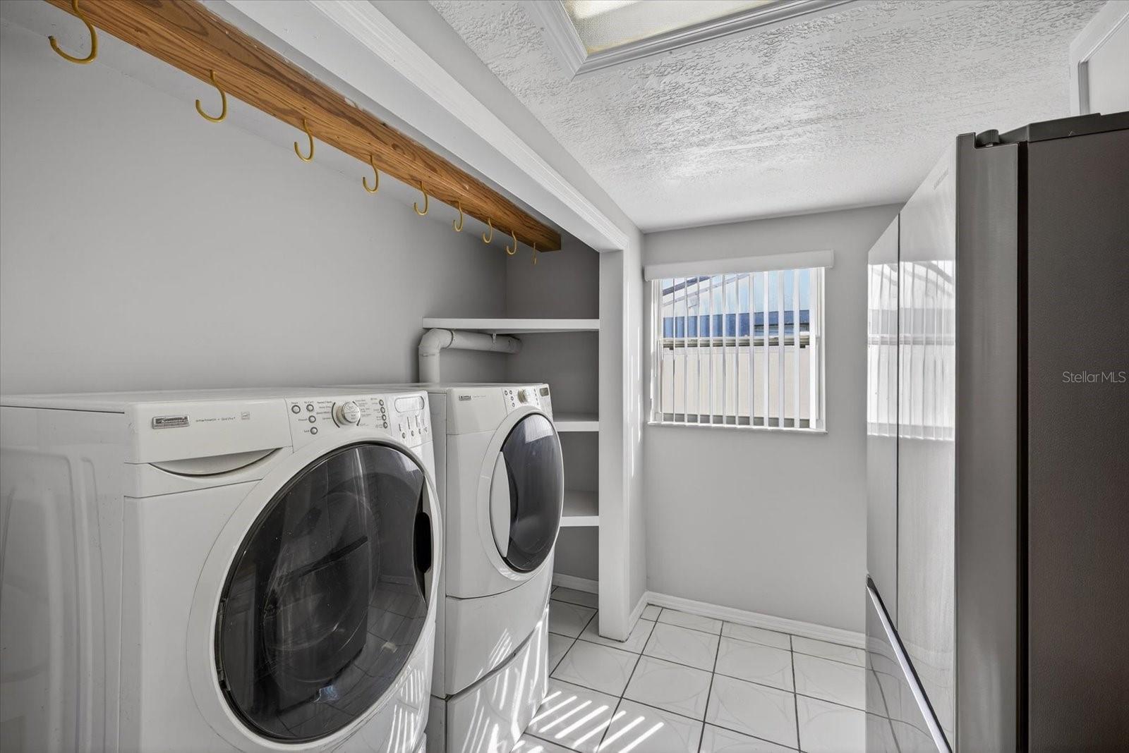 Image 19 of 44 For 8634 Velvet Drive