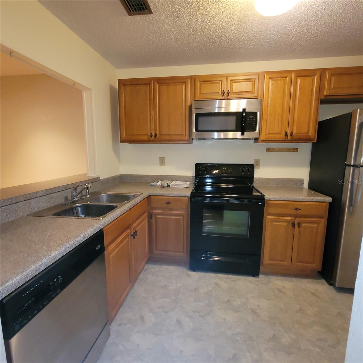 Image 6 of 17 For 2851 Westmoreland Court