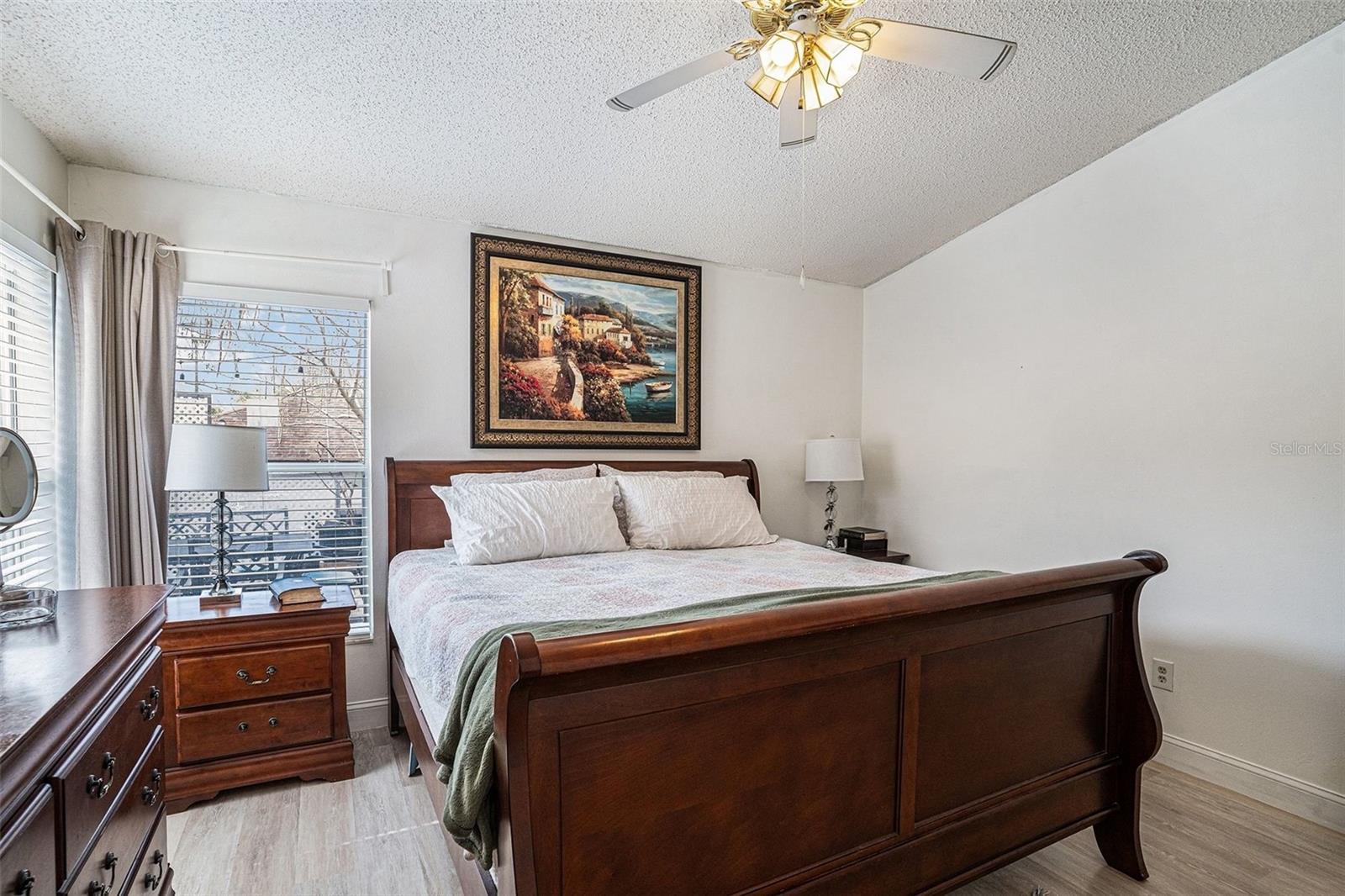 Image 12 of 23 For 312 Benson Street