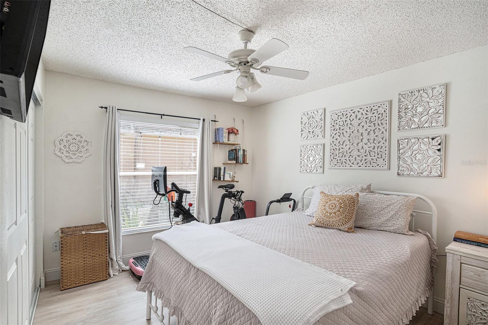 Image 17 of 23 For 312 Benson Street