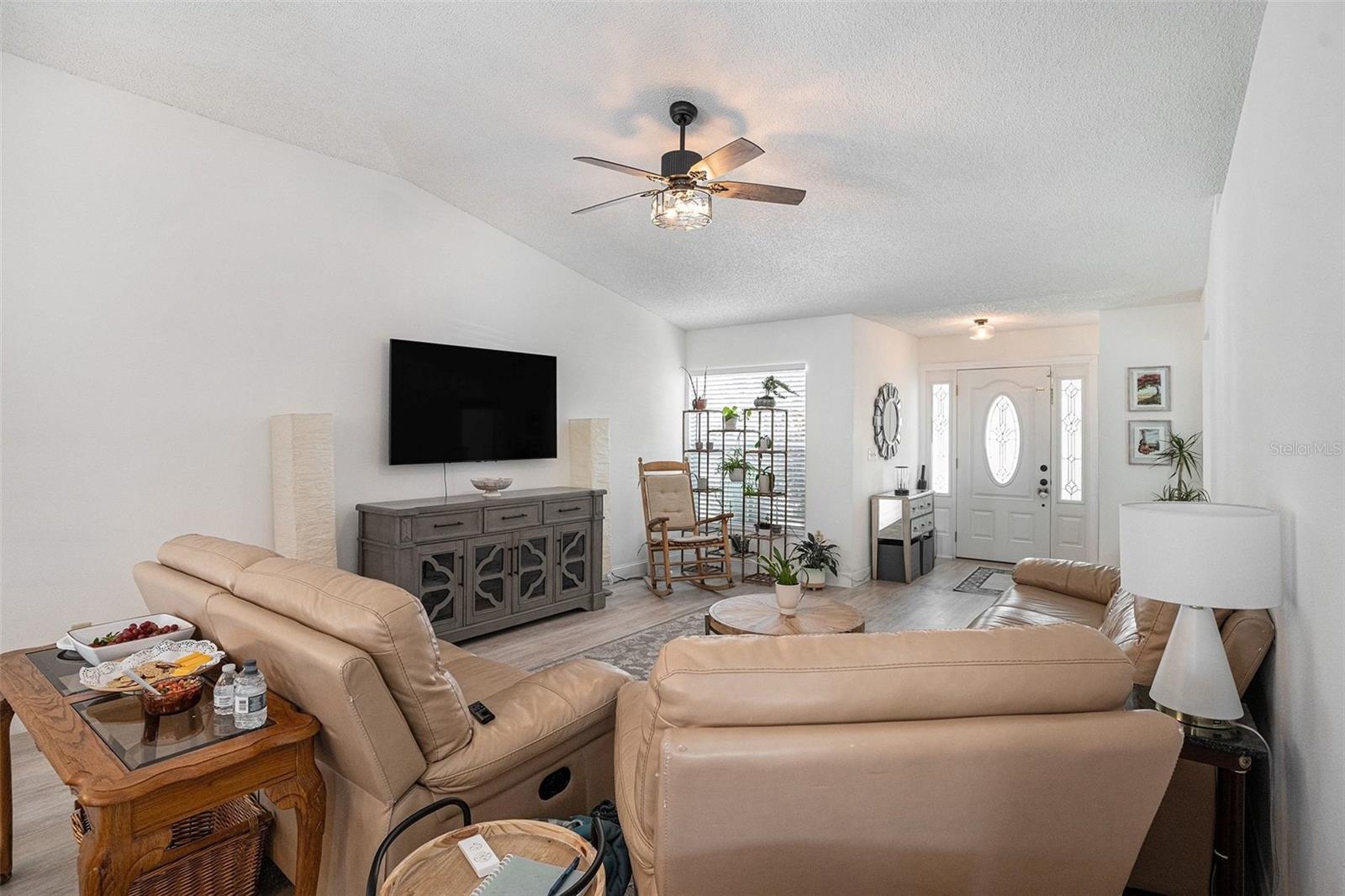 Image 6 of 23 For 312 Benson Street