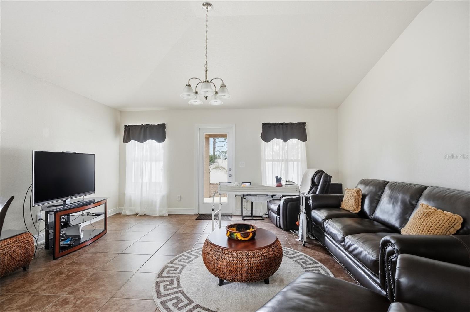 Image 4 of 38 For 1141 Mystic Court