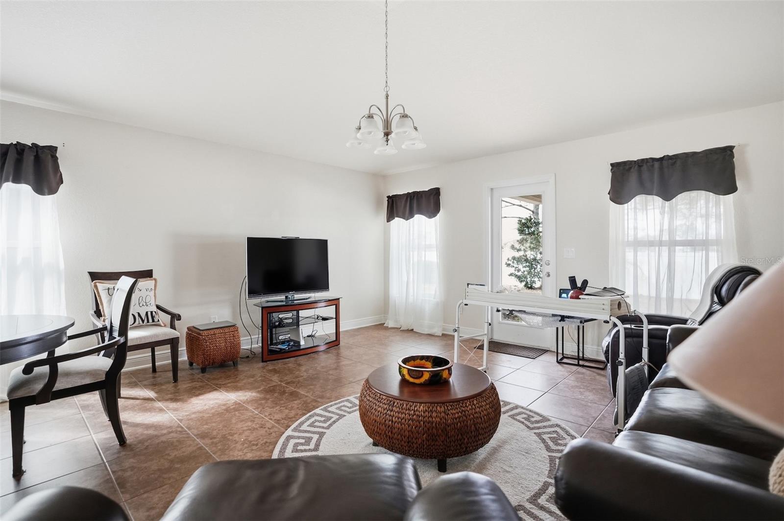 Image 6 of 38 For 1141 Mystic Court