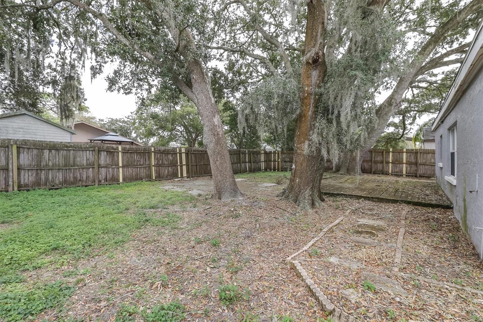 Image 28 of 34 For 6708 Medlar Drive