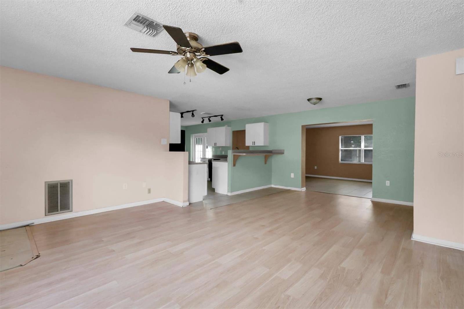 Image 5 of 34 For 6708 Medlar Drive