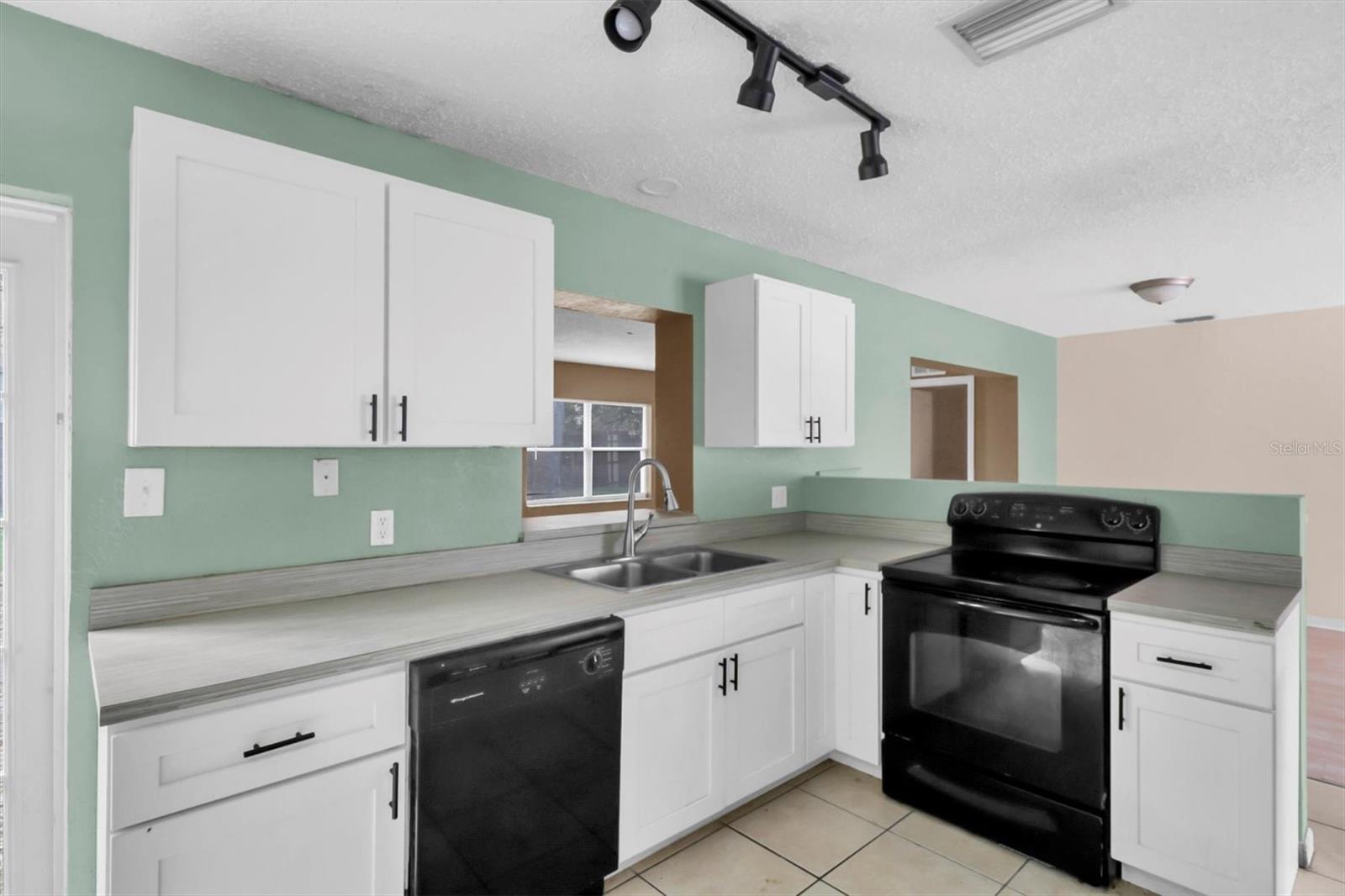 Image 9 of 34 For 6708 Medlar Drive