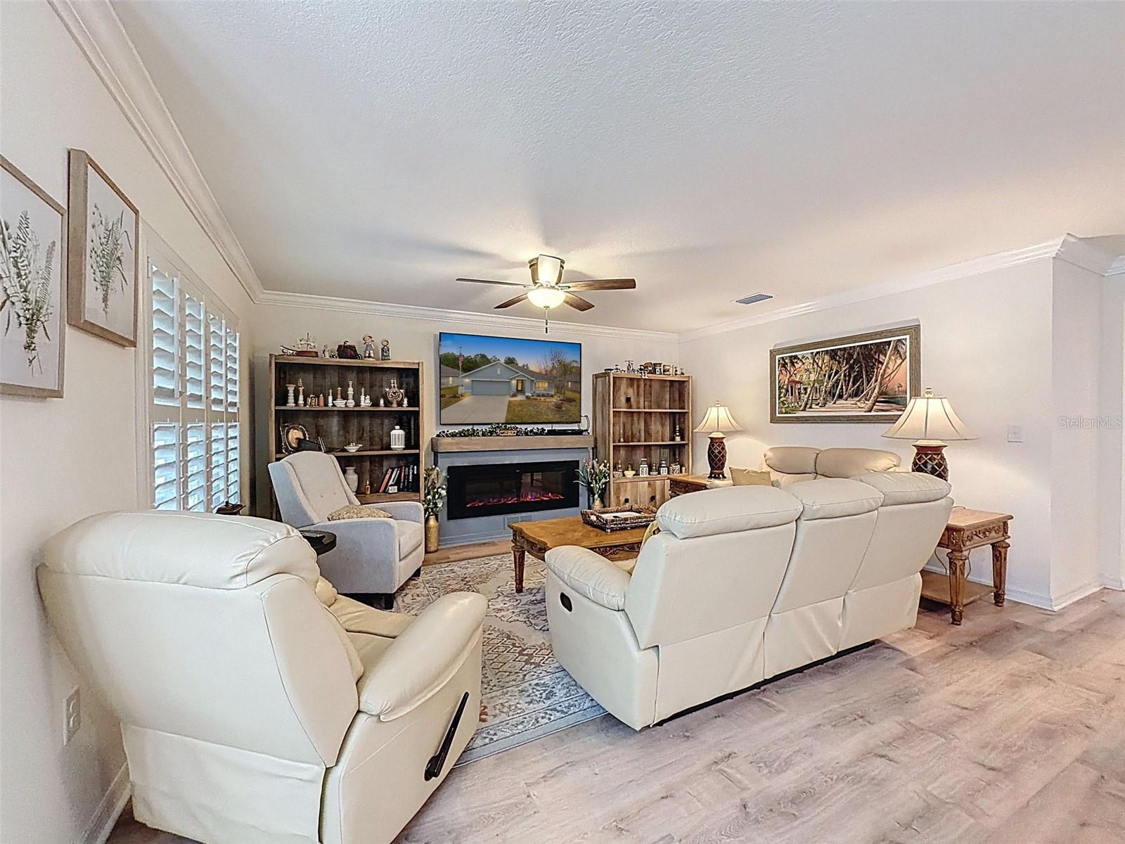 Image 17 of 61 For 5484 Diantha Way