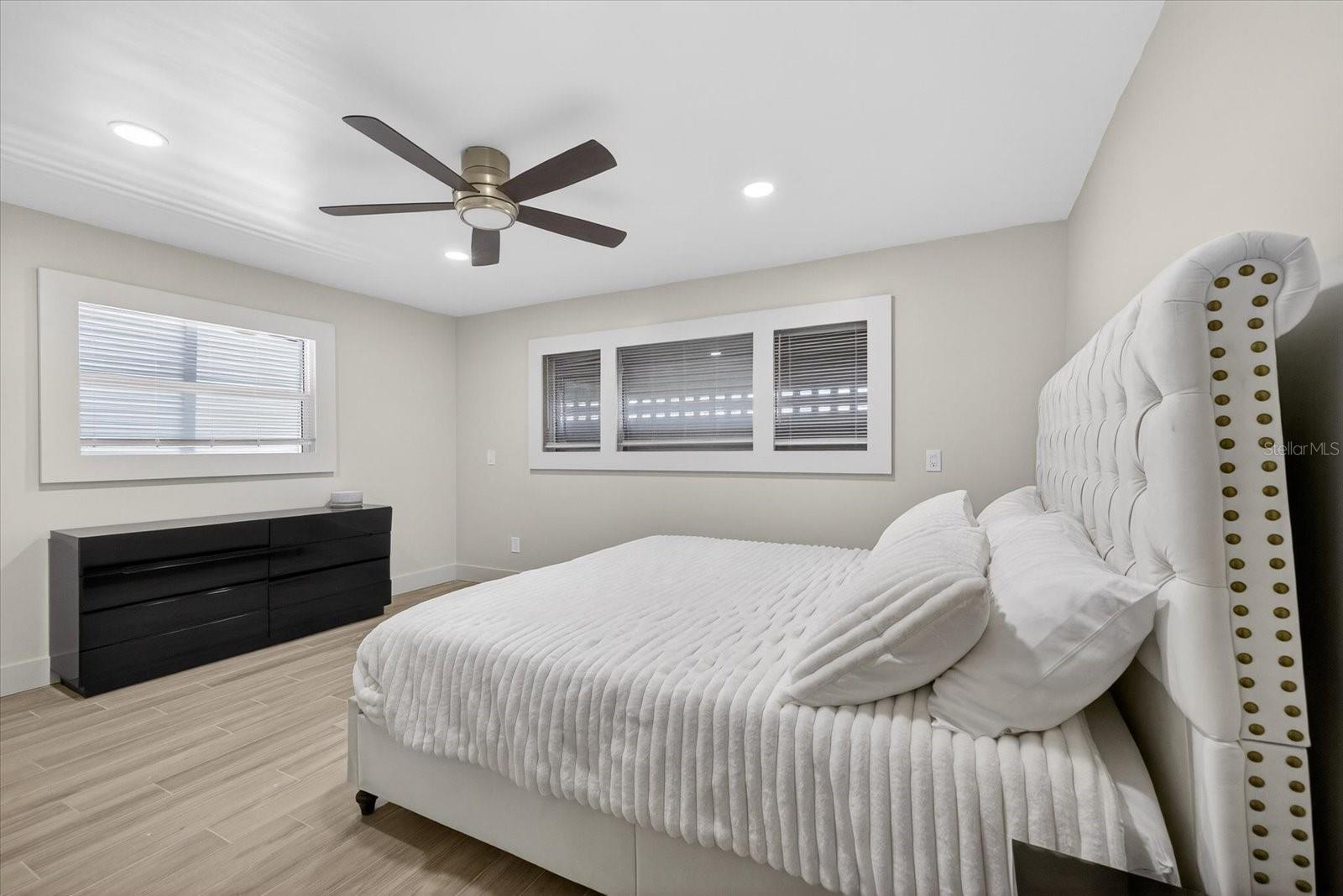 Image 17 of 49 For 650 59th Avenue