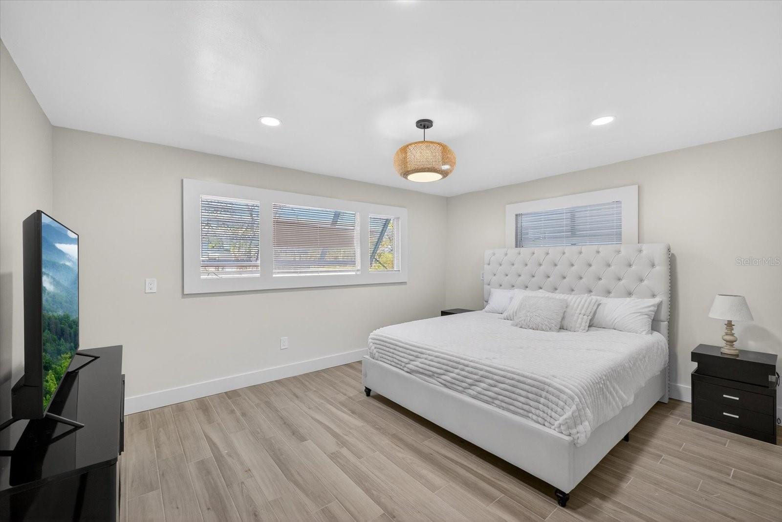 Image 25 of 49 For 650 59th Avenue