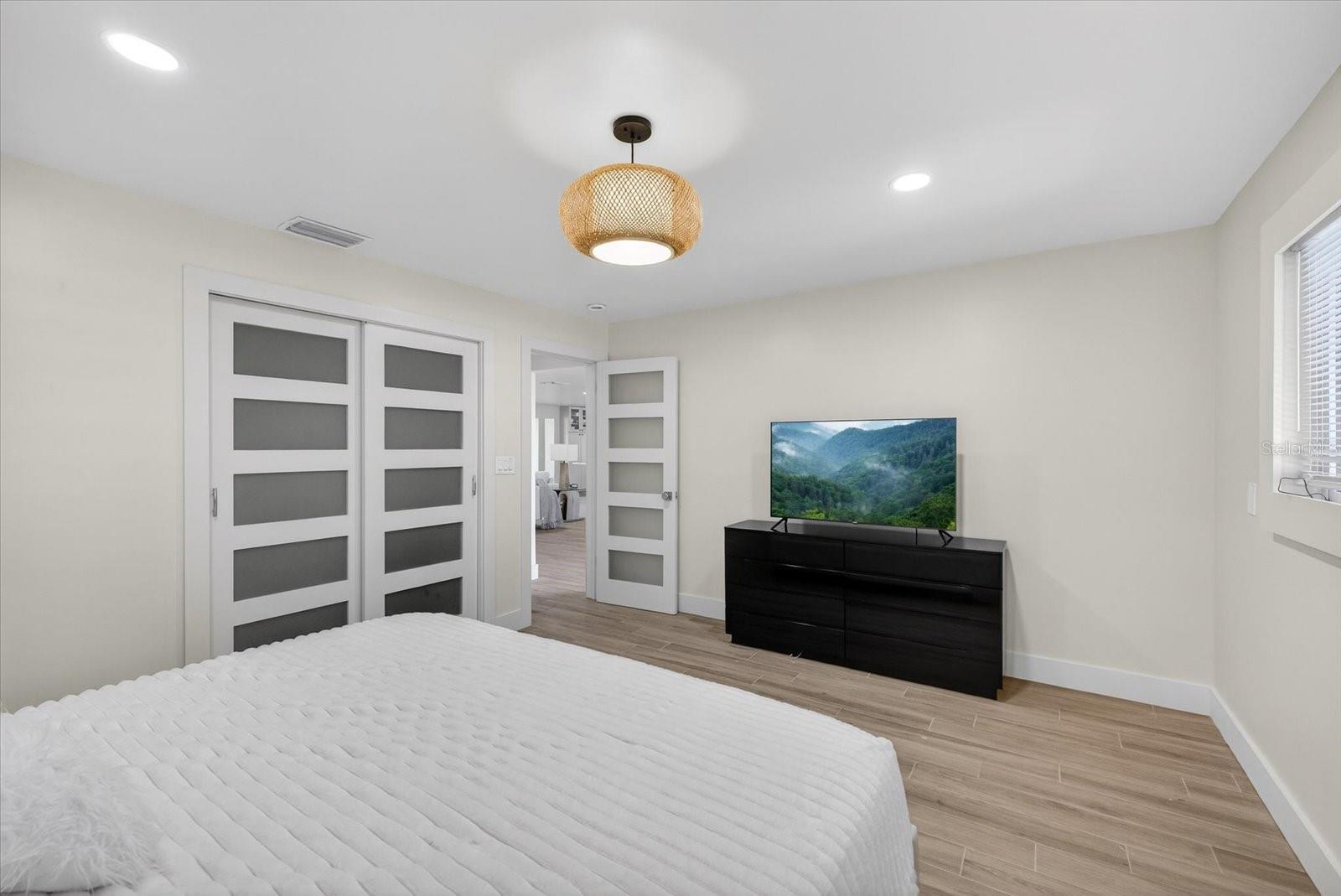 Image 27 of 49 For 650 59th Avenue