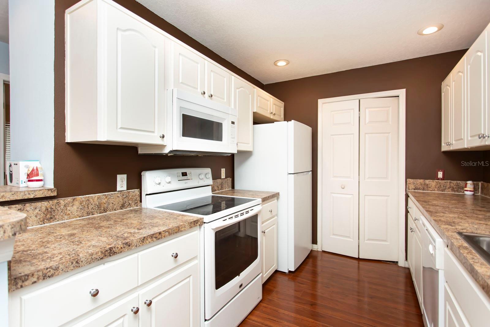 Image 12 of 40 For 6740 Moonglow Drive 101