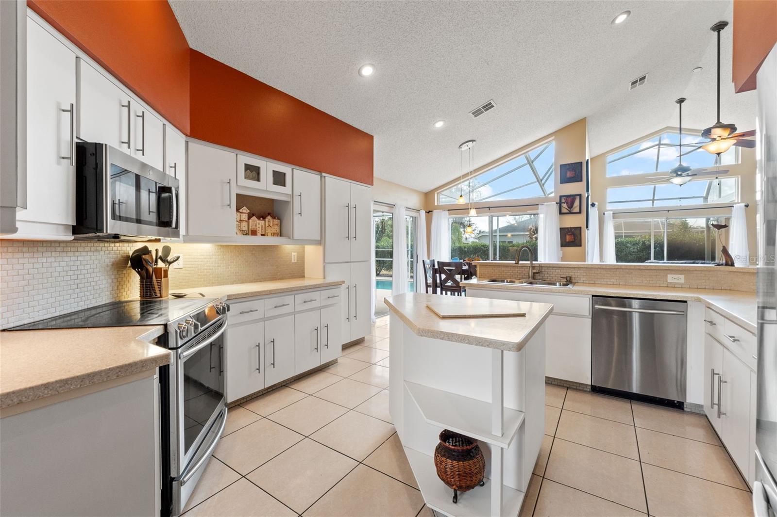 Image 20 of 68 For 14122 Newcastle Avenue