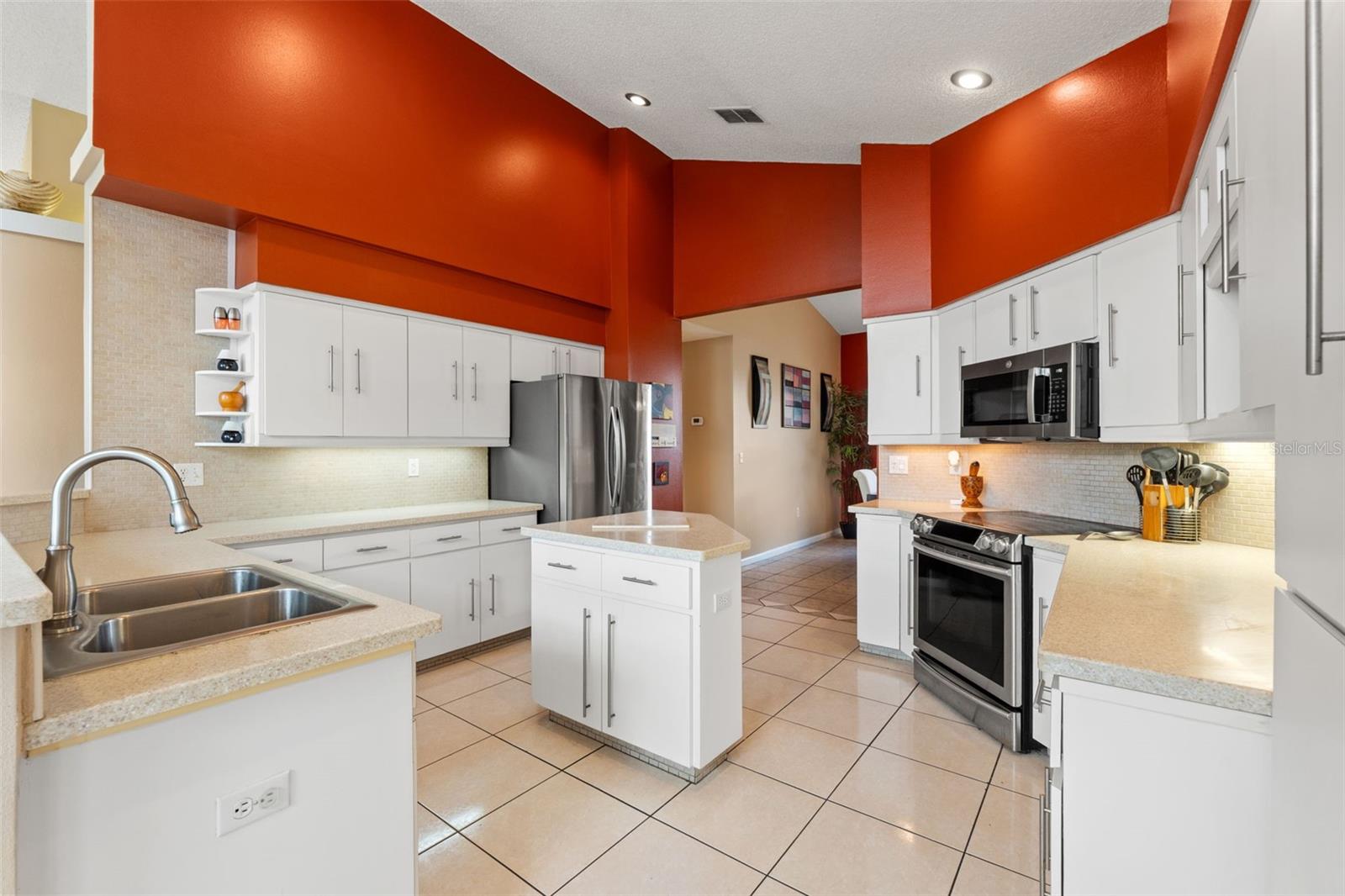 Image 22 of 68 For 14122 Newcastle Avenue