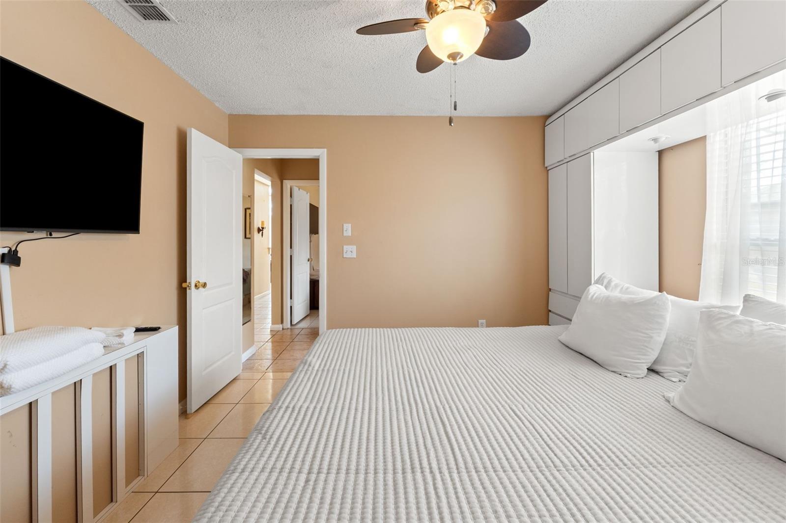 Image 41 of 68 For 14122 Newcastle Avenue