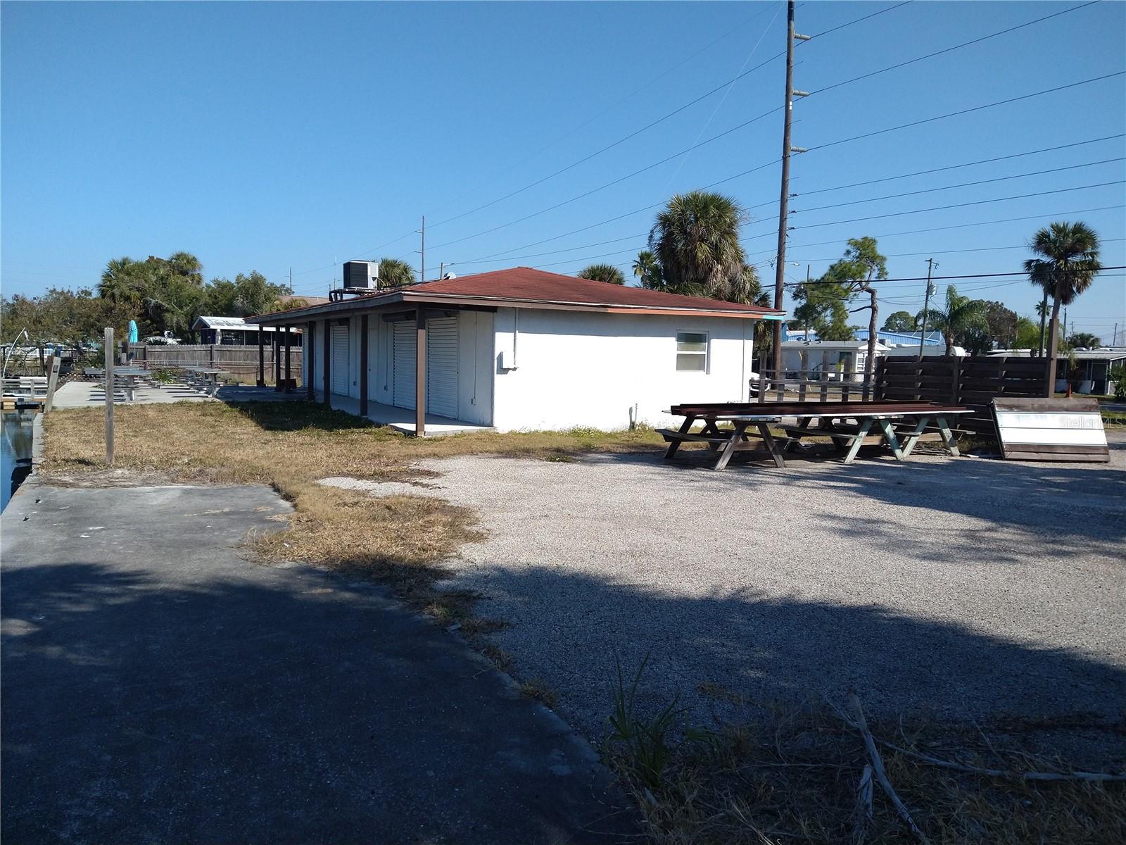 Image 10 of 25 For 13923 Old Dixie Highway