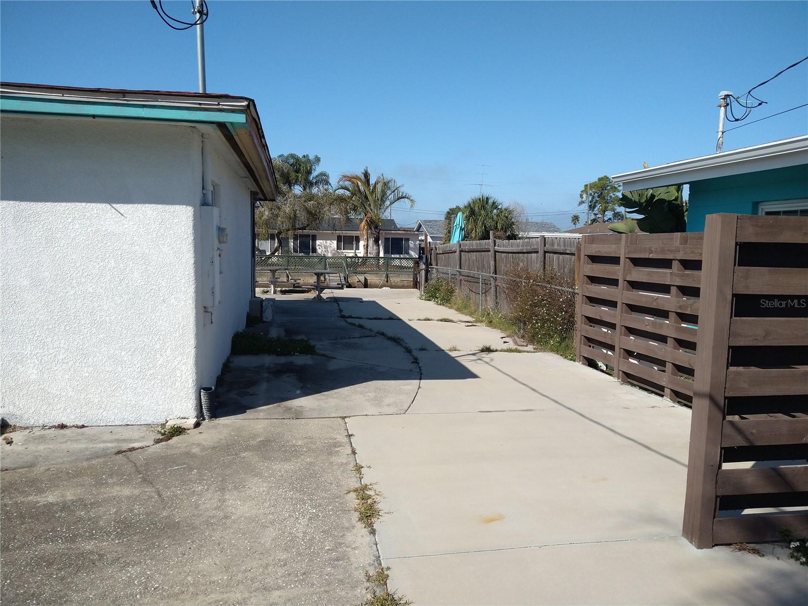 Image 5 of 25 For 13923 Old Dixie Highway