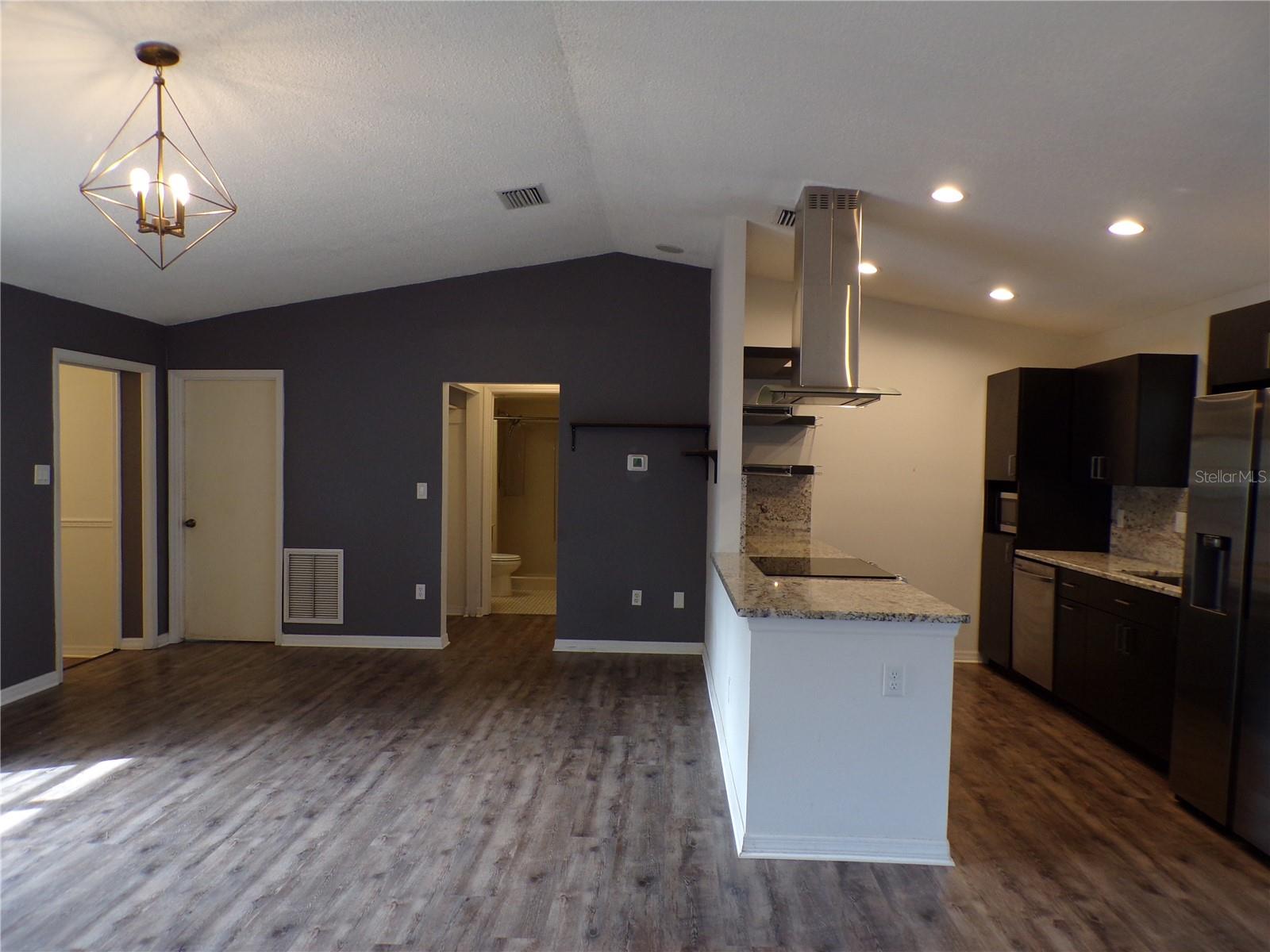 Image 10 of 20 For 10001 Elgin Boulevard