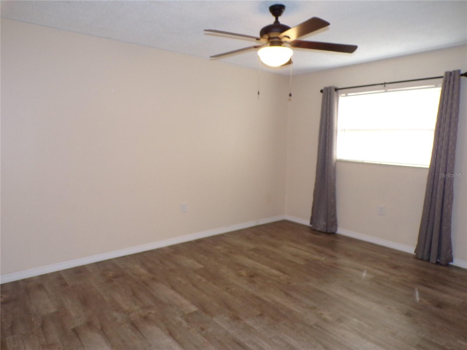 Image 7 of 20 For 10001 Elgin Boulevard