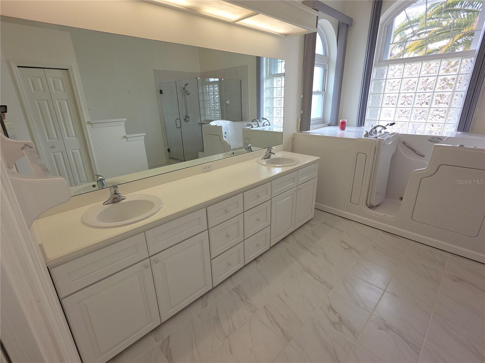 Image 13 of 41 For 2476 Misty Meadow Court