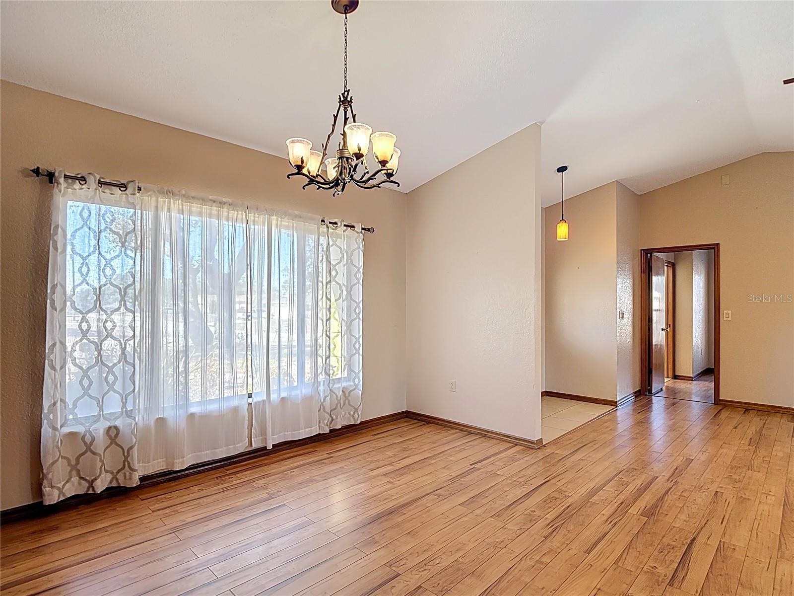 Image 13 of 59 For 5066 Woodbine Street