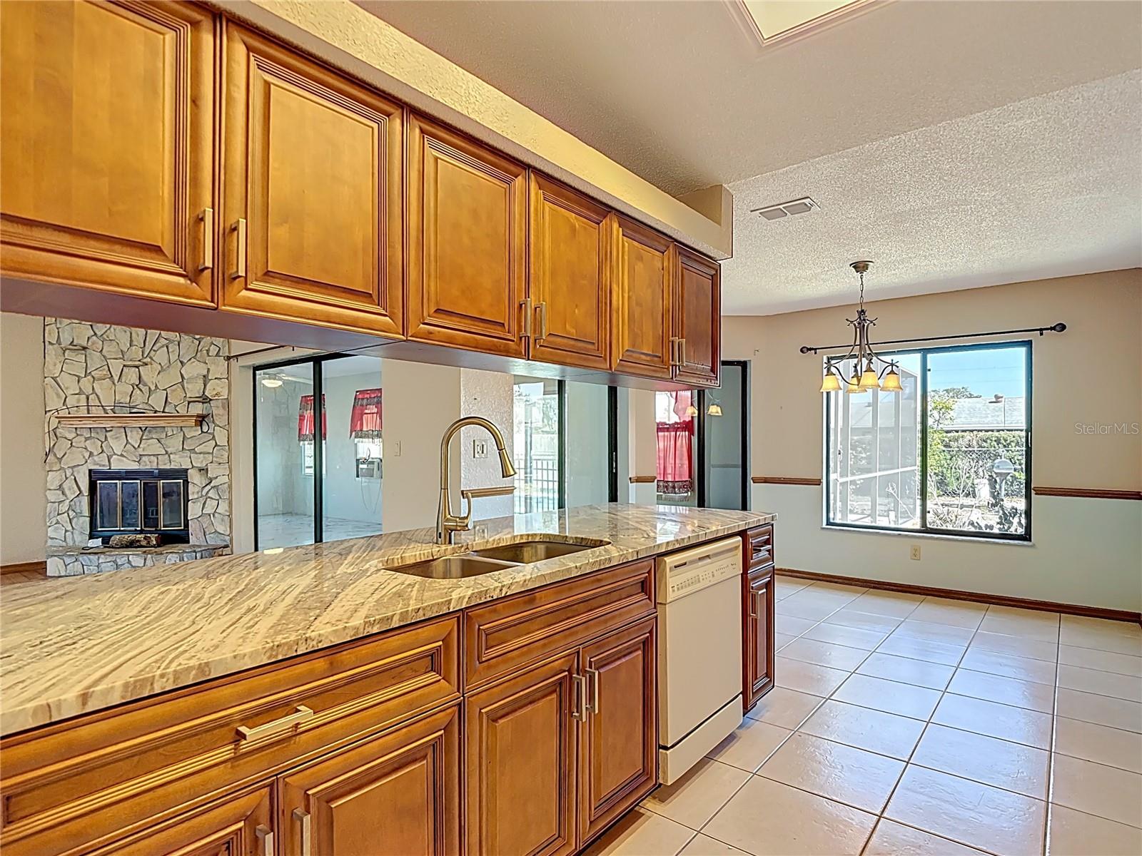 Image 16 of 59 For 5066 Woodbine Street