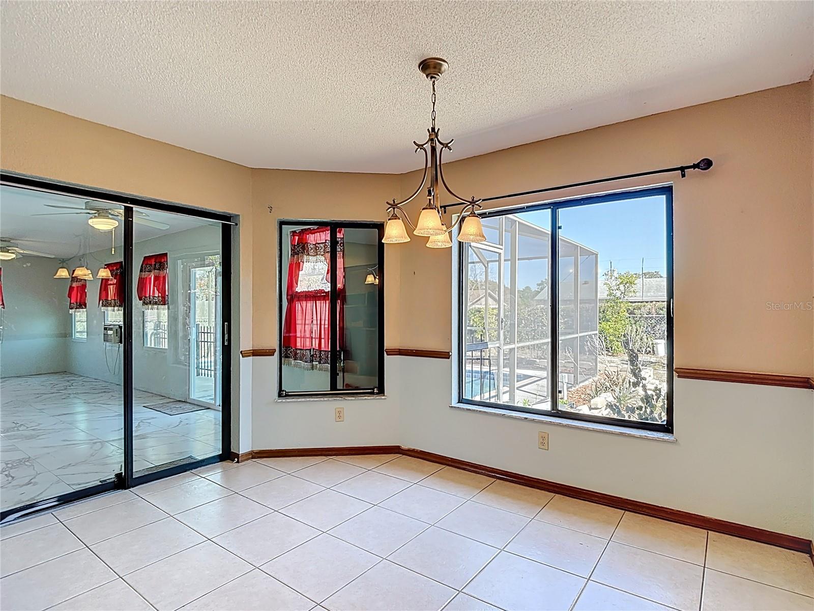 Image 21 of 59 For 5066 Woodbine Street