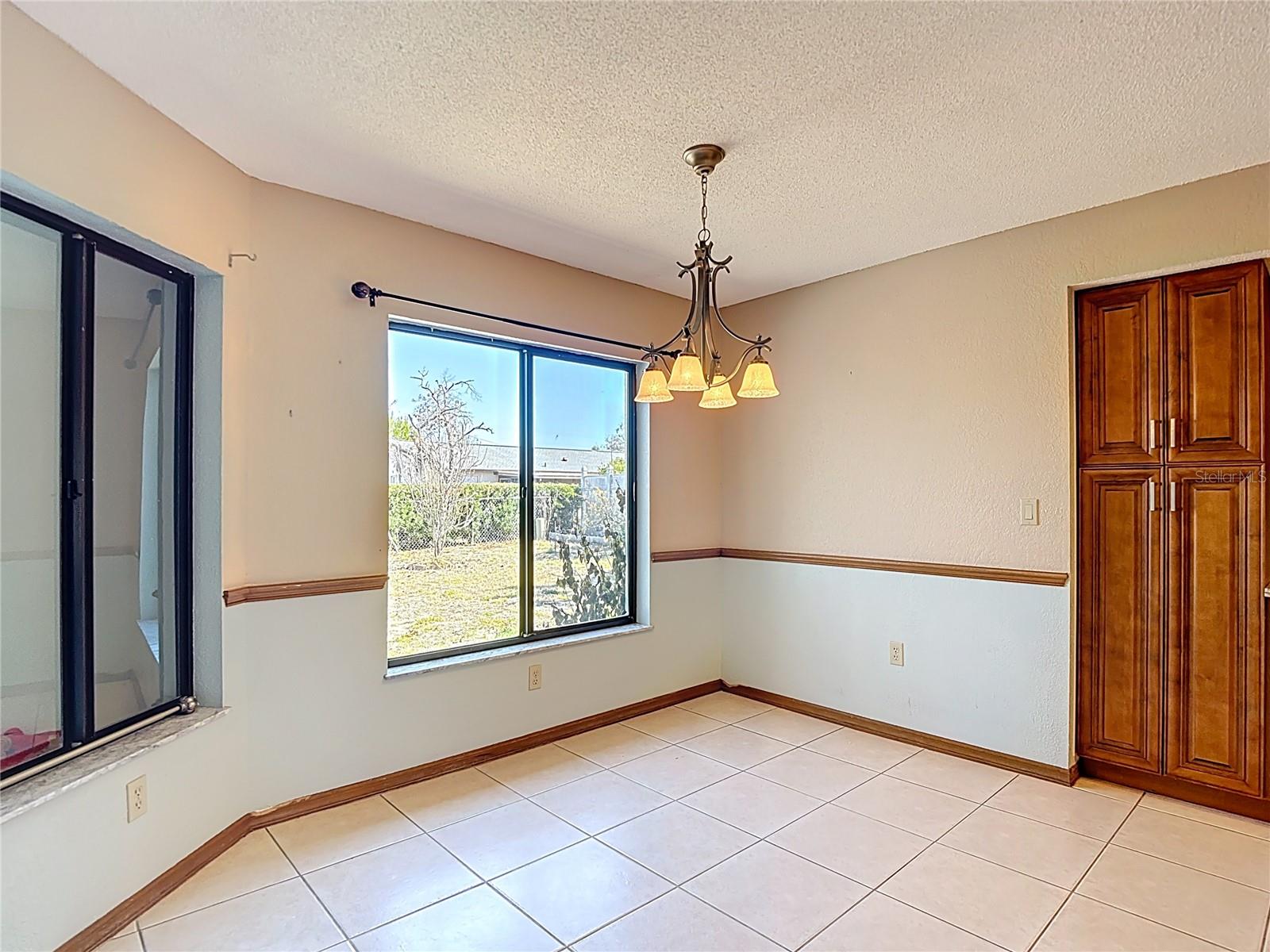 Image 22 of 59 For 5066 Woodbine Street