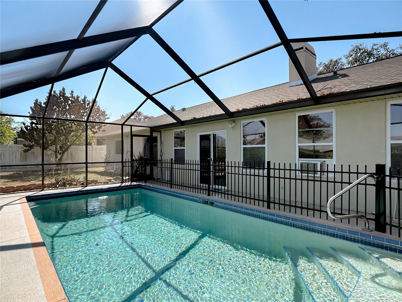 Image 28 of 59 For 5066 Woodbine Street