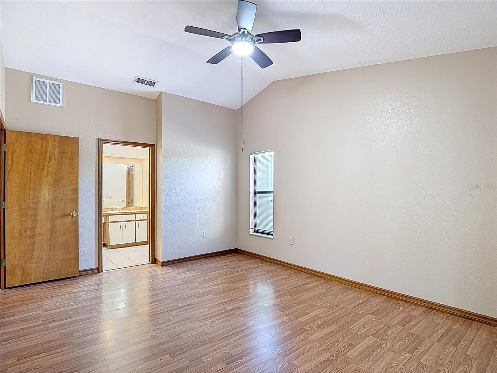 Image 31 of 59 For 5066 Woodbine Street