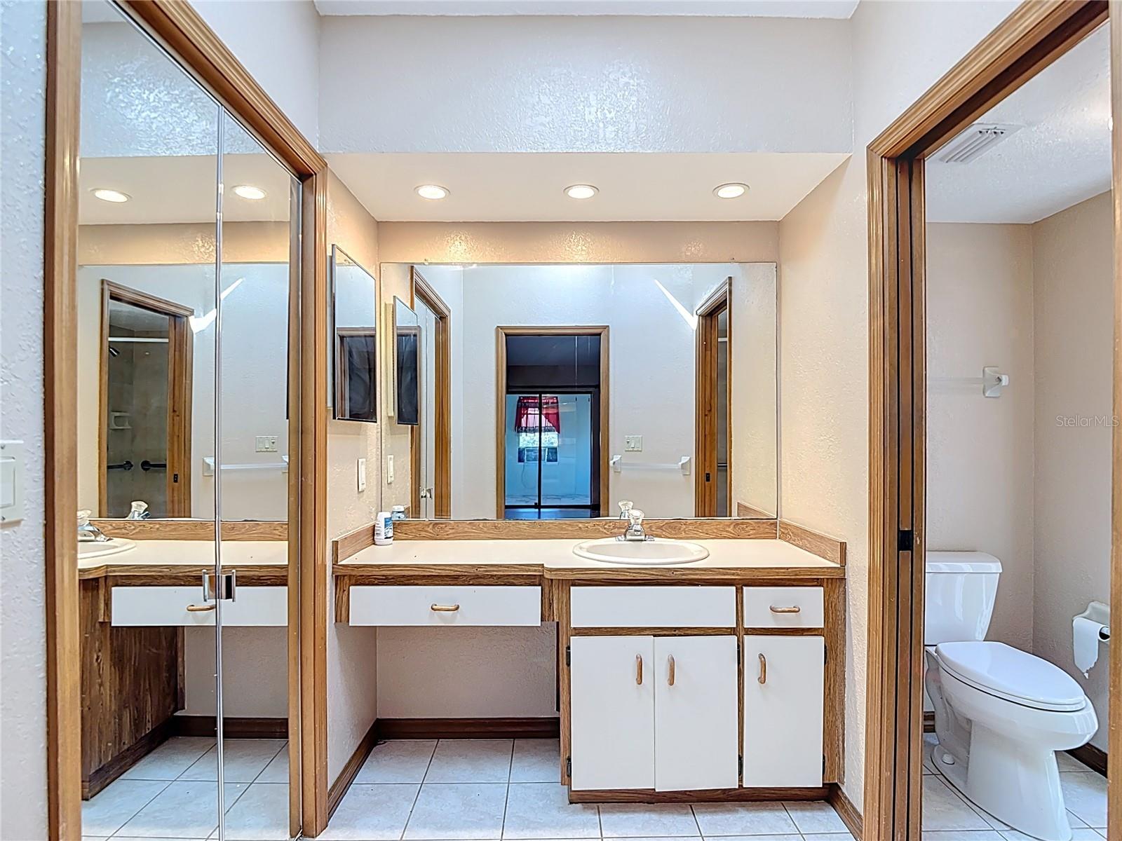 Image 35 of 59 For 5066 Woodbine Street