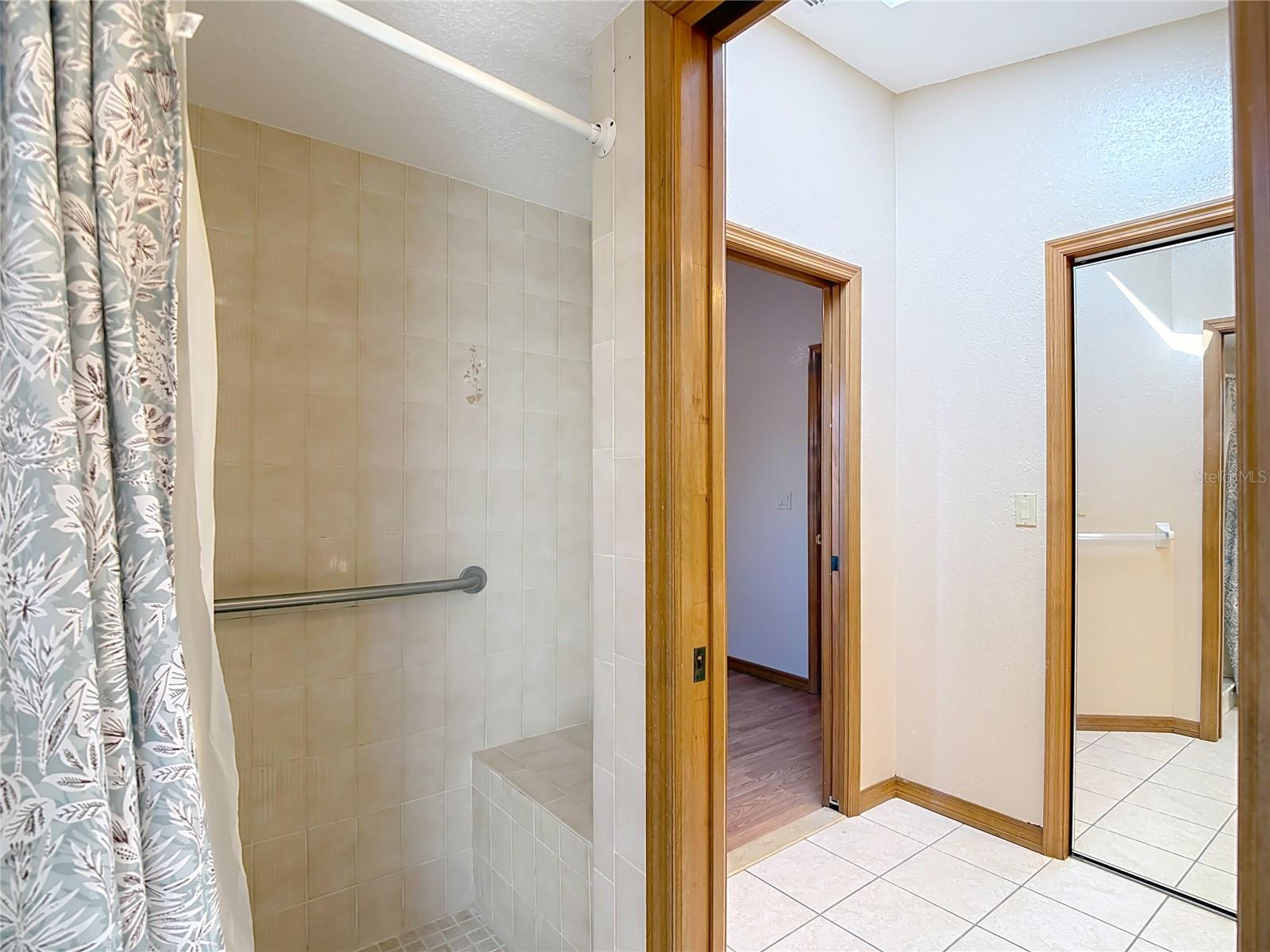 Image 38 of 59 For 5066 Woodbine Street