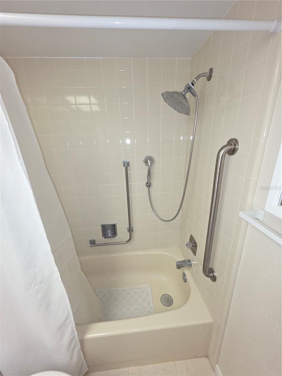 Image 16 of 36 For 2163 Westchester Boulevard