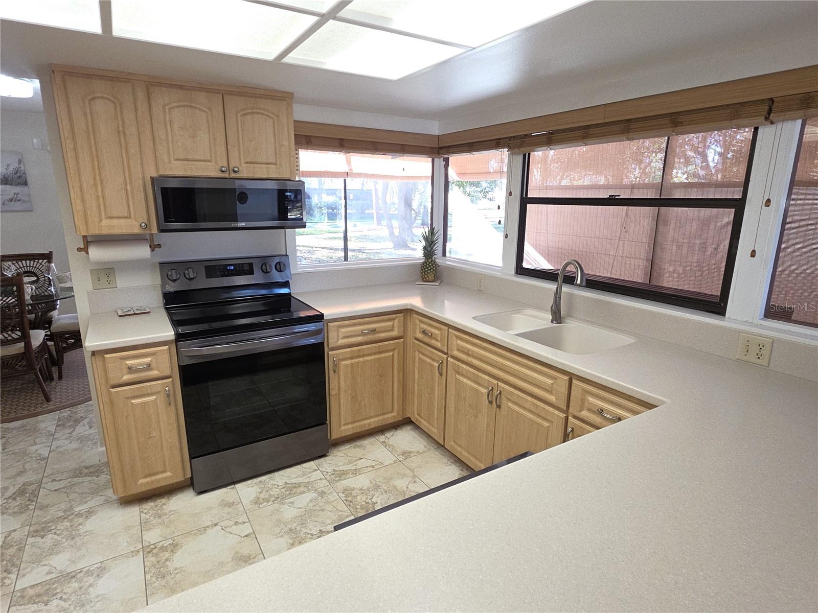 Image 5 of 36 For 2163 Westchester Boulevard